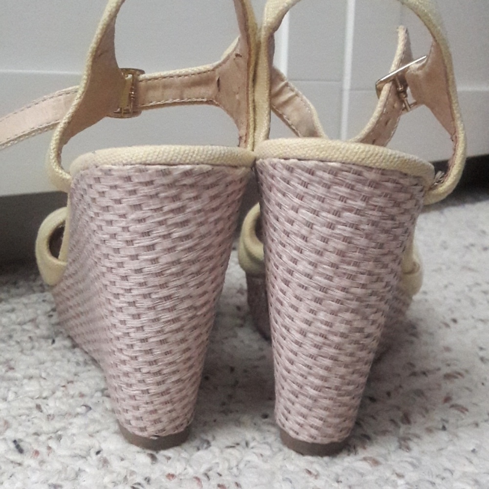 Yellow Wedges - Picture 5 of 5